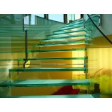 Ощущение легкости, полета и свежего воздуха - лестница из стекла от GlasTroesch